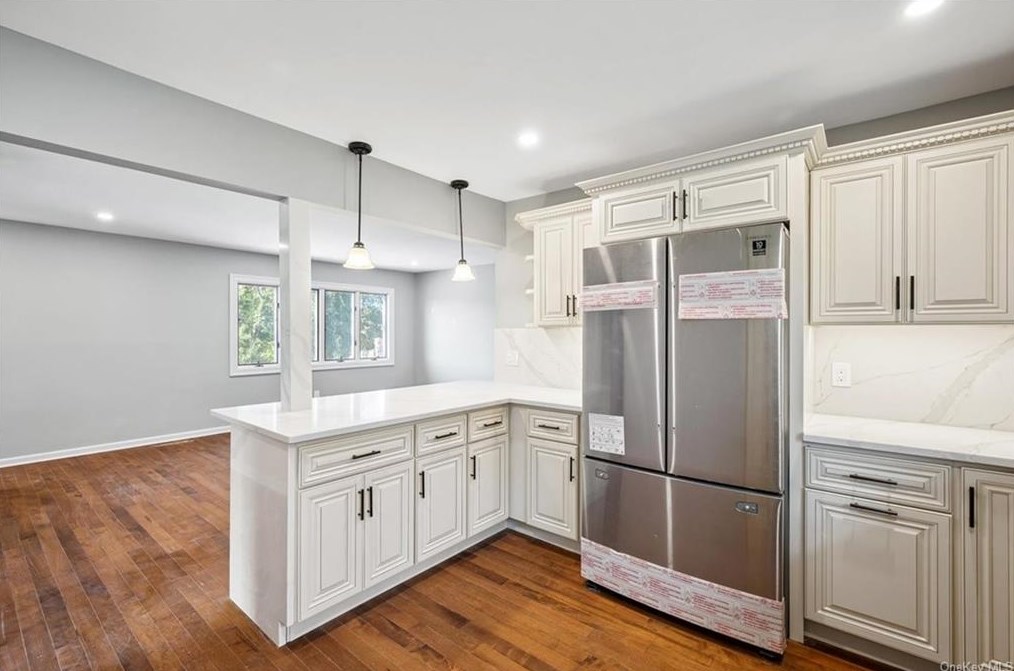 13 Newkirk Rd, Yonkers NY  10710-3517 exterior