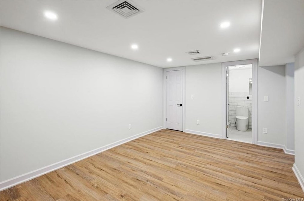 13 Newkirk Rd, Yonkers NY  10710-3517 exterior