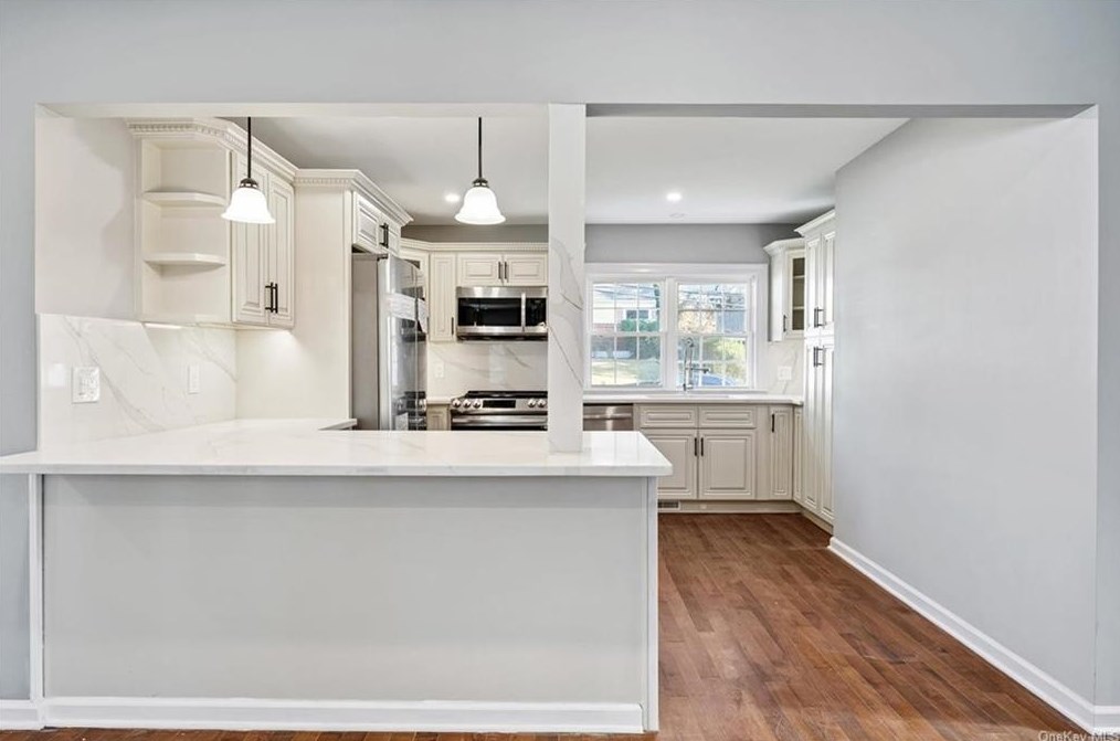 13 Newkirk Rd, Yonkers NY  10710-3517 exterior