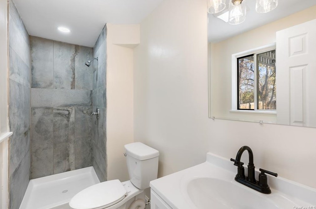 2 Pleasant Ln, Poughkeepsie NY  12603-5628 exterior