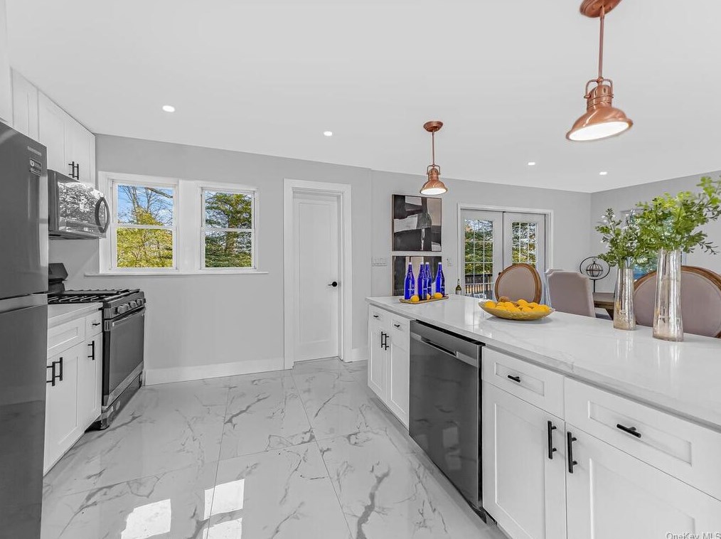 1006 Grove St, Mamaroneck NY  10543-1711 exterior