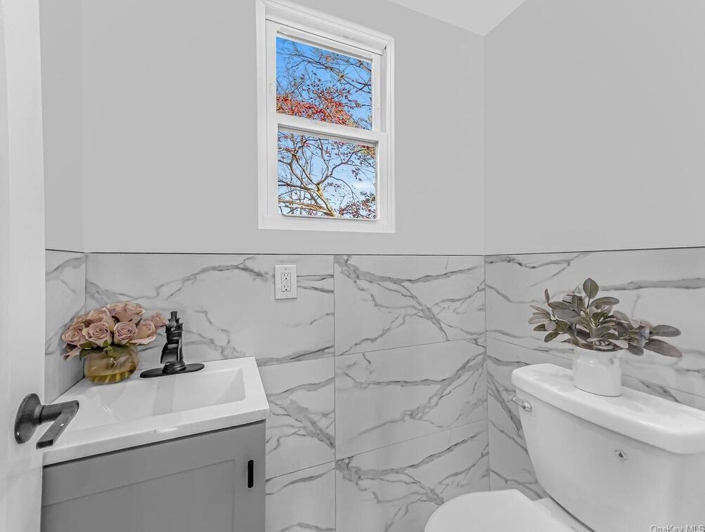 1006 Grove St, Mamaroneck NY  10543-1711 exterior