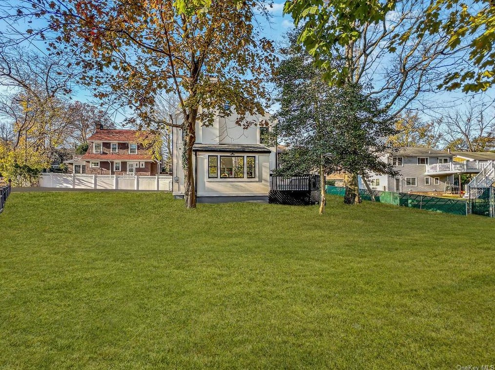 1006 Grove St, Mamaroneck NY  10543-1711 exterior