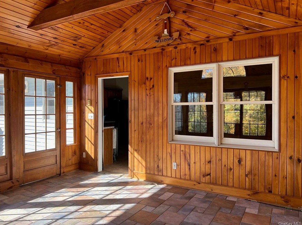 26 Wallkill Rd, Walden NY  12586-2224 exterior