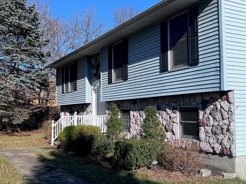26 Wallkill Rd, Walden NY  12586-2224 exterior