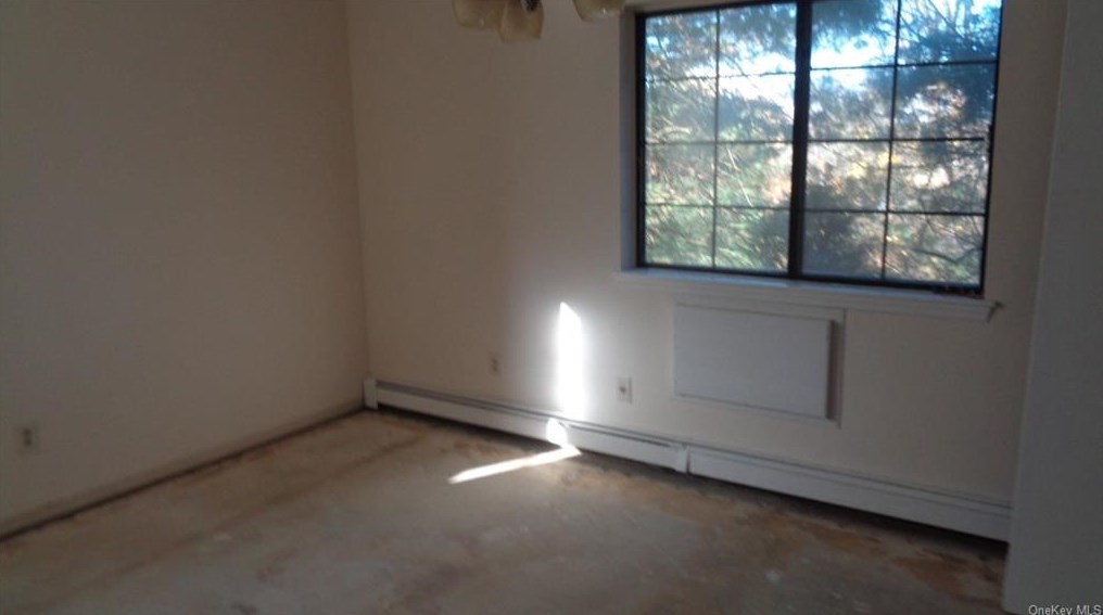 121 Foxwood Cir, Mount Kisco NY  10549-1133 exterior