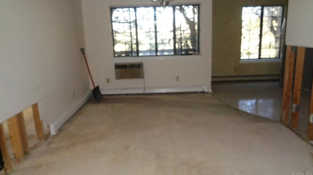 121 Foxwood Cir, Mount Kisco NY  10549-1133 exterior