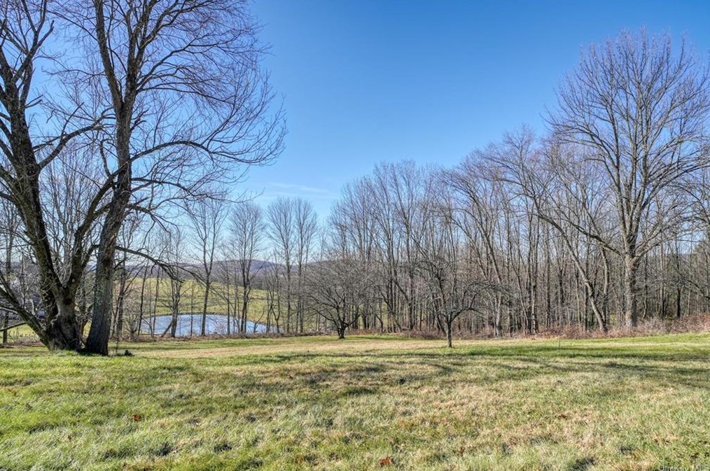 56 Hemmer Rd, Jeffersonville NY  12748-5406 exterior