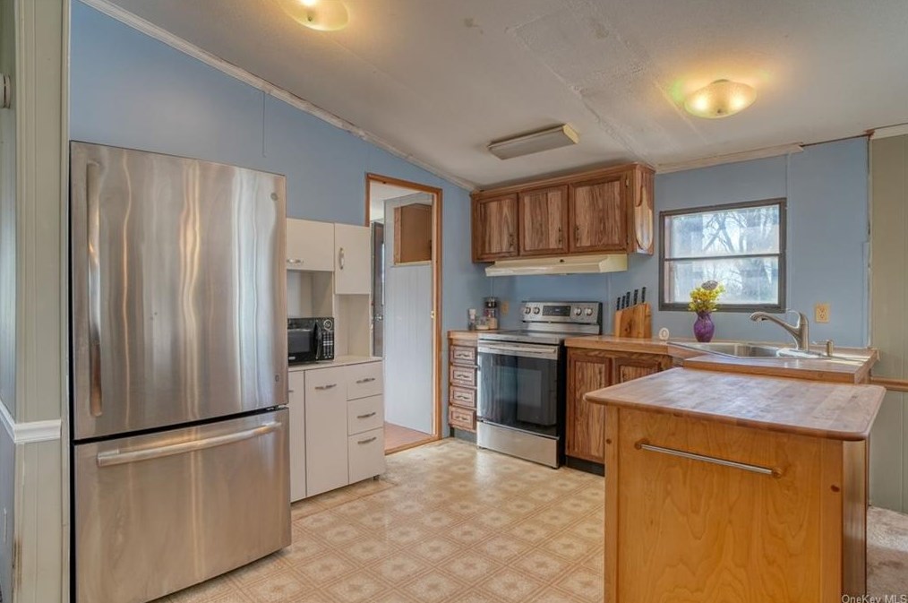 56 Hemmer Rd, Jeffersonville NY  12748-5406 exterior