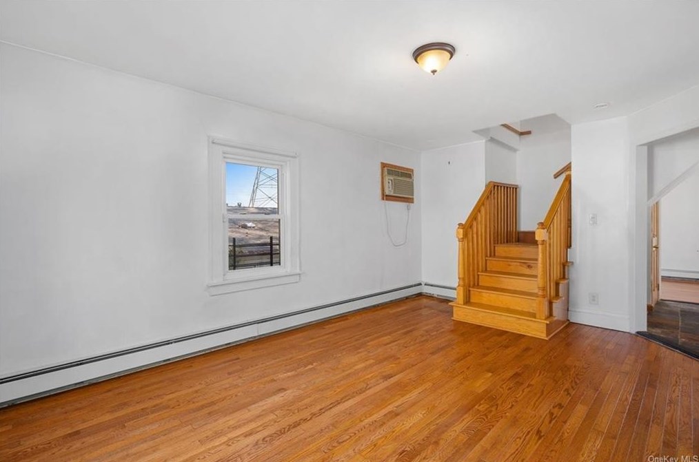 568 Palmer Rd, Yonkers NY  10701-5165 exterior