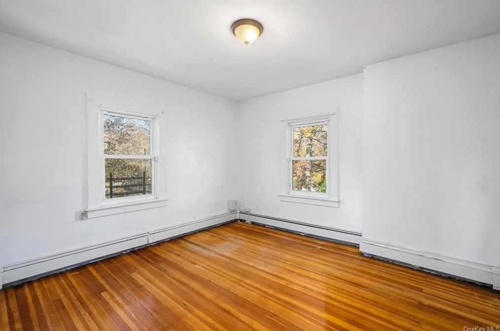 568 Palmer Rd, Yonkers NY  10701-5165 exterior