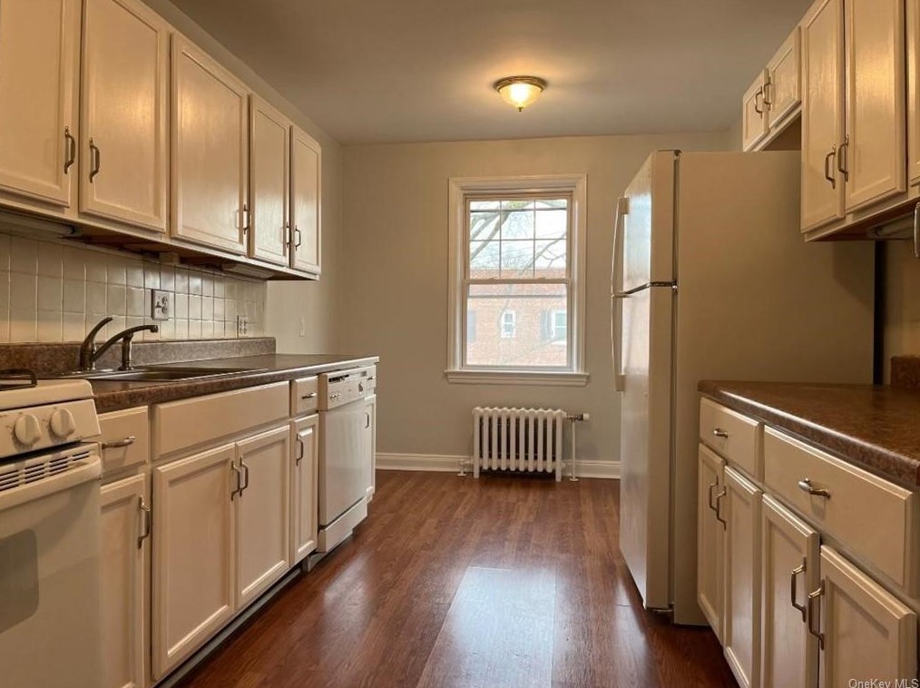 5 Laurel St, Rye NY  10580-2803 exterior