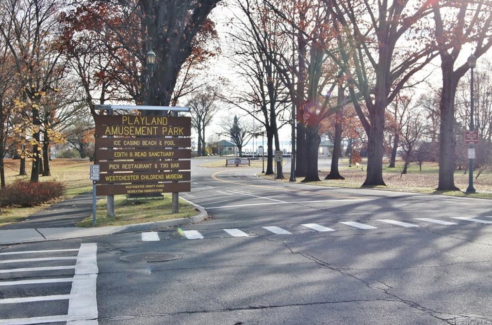 5 Laurel St, Rye NY  10580-2803 exterior