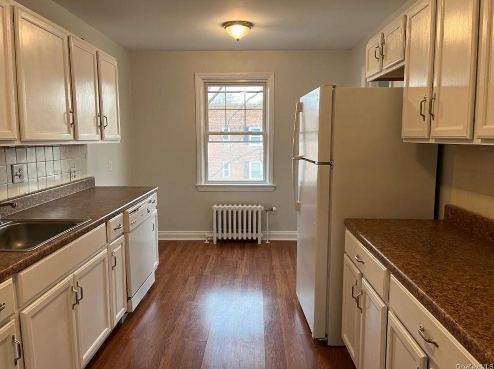 5 Laurel St, Rye NY  10580-2803 exterior