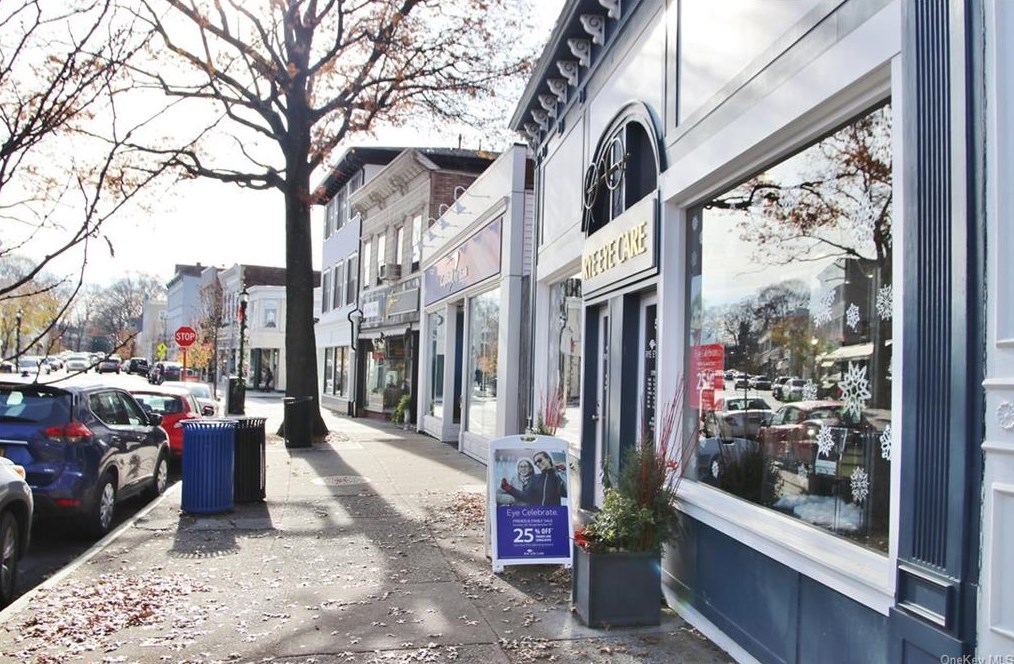 5 Laurel St, Rye NY  10580-2803 exterior