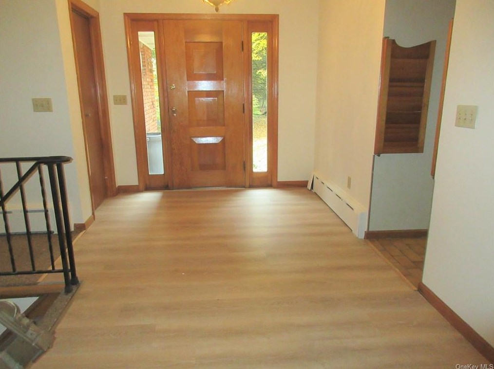 27 Adams Ct, Kent Lakes NY  10512-3000 exterior