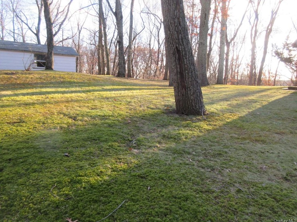 27 Adams Ct, Kent Lakes NY  10512-3000 exterior