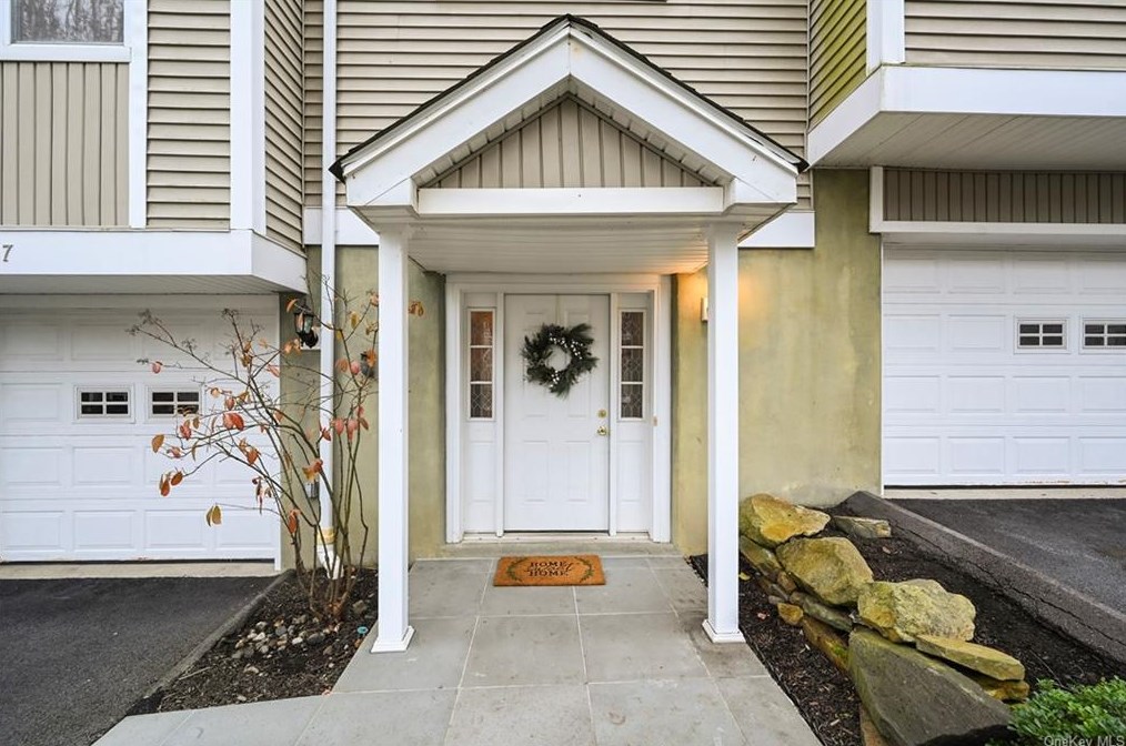 87 Park Rd Ext, Goldens Bridge NY  10526-1126 exterior