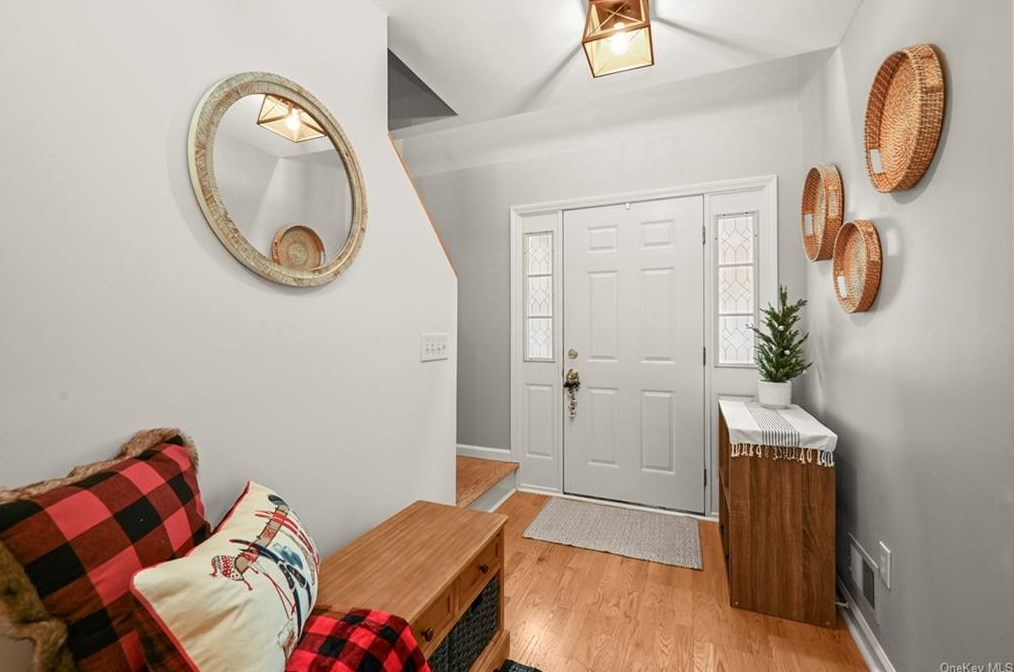 87 Park Rd Ext, Goldens Bridge NY  10526-1126 exterior