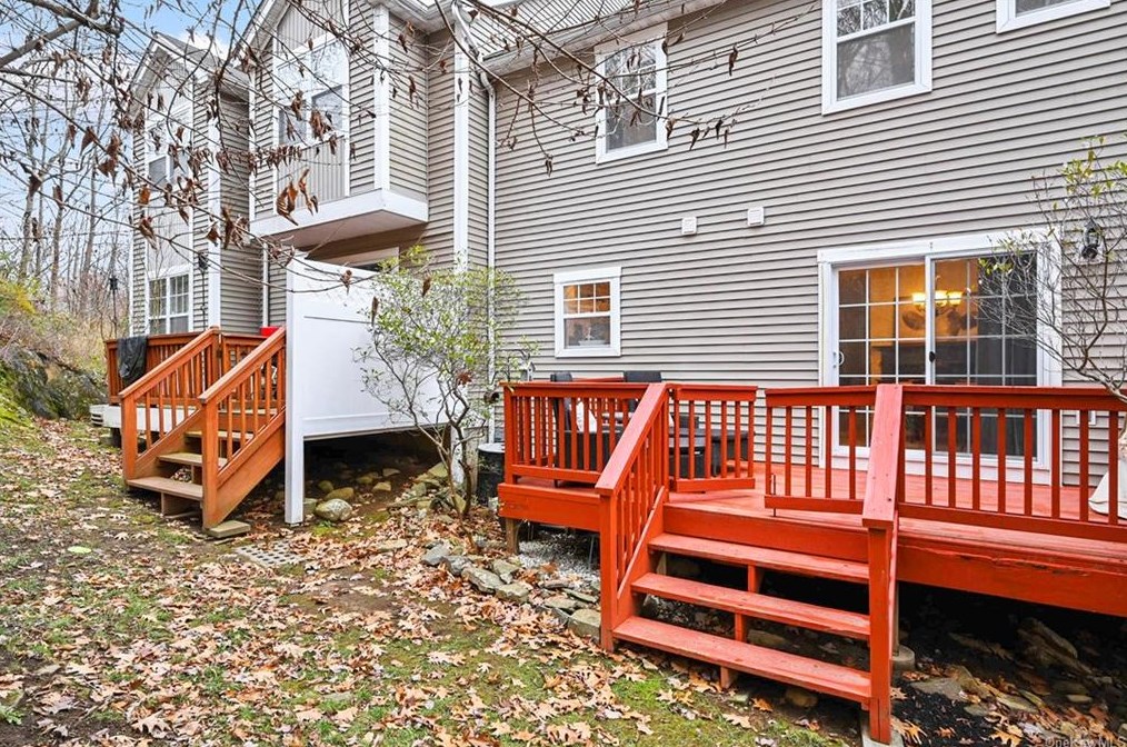 87 Park Rd Ext, Goldens Bridge NY  10526-1126 exterior