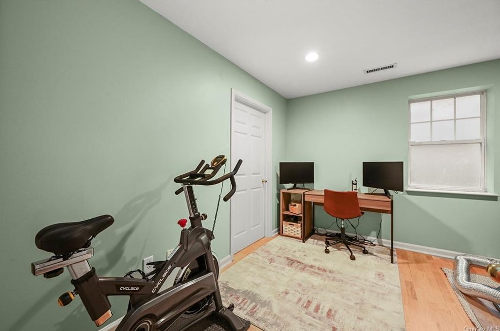 87 Park Rd Ext, Goldens Bridge NY  10526-1126 exterior