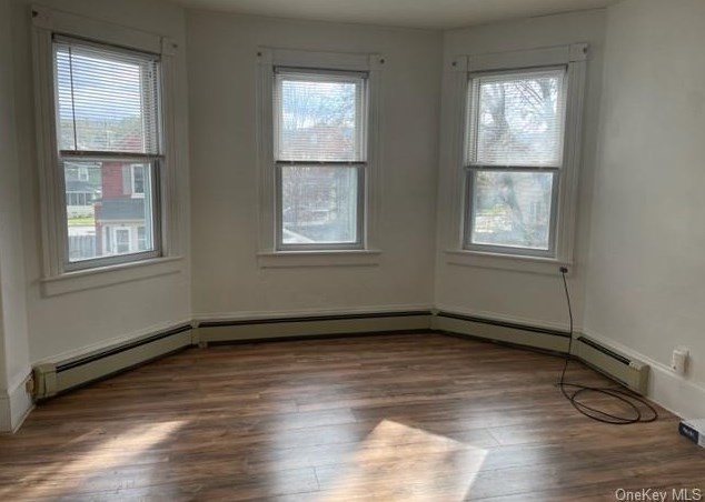 11 Neversink Ave, Port Jervis NY  12771-1734 exterior