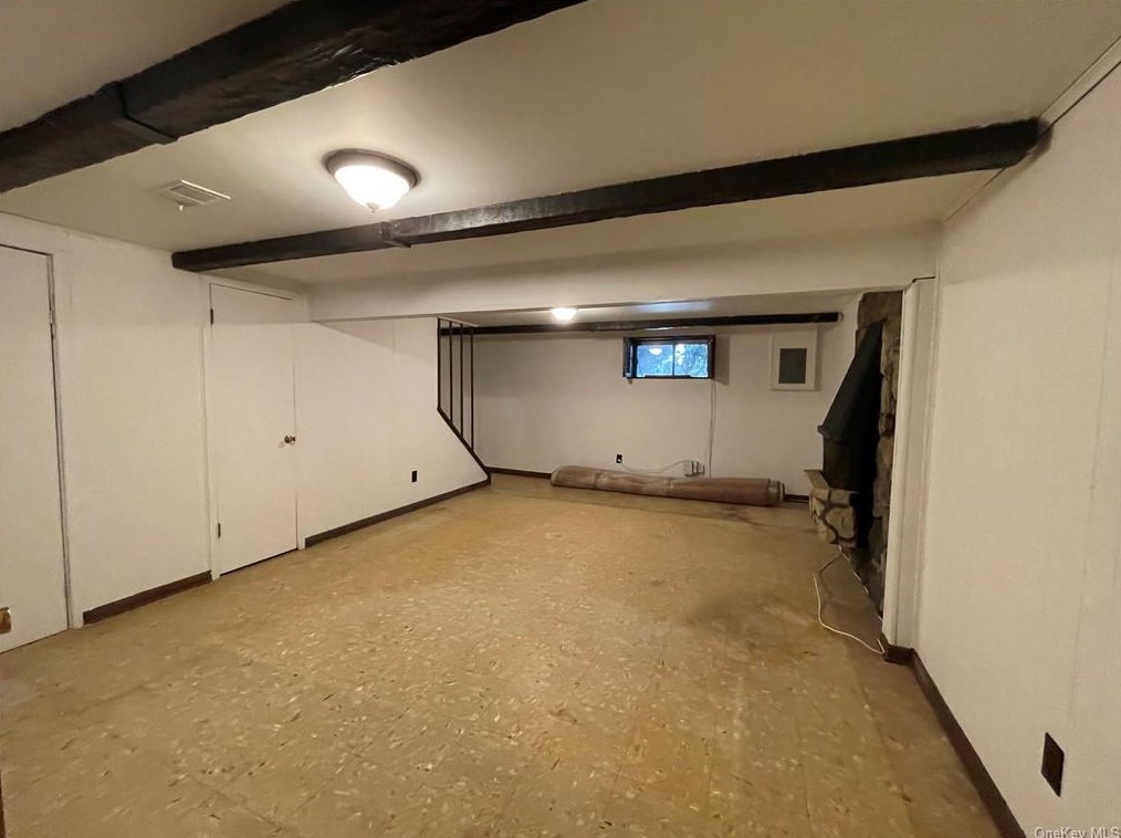 62 Alan Rd, Chestnut Ridge NY  10977-6048 exterior