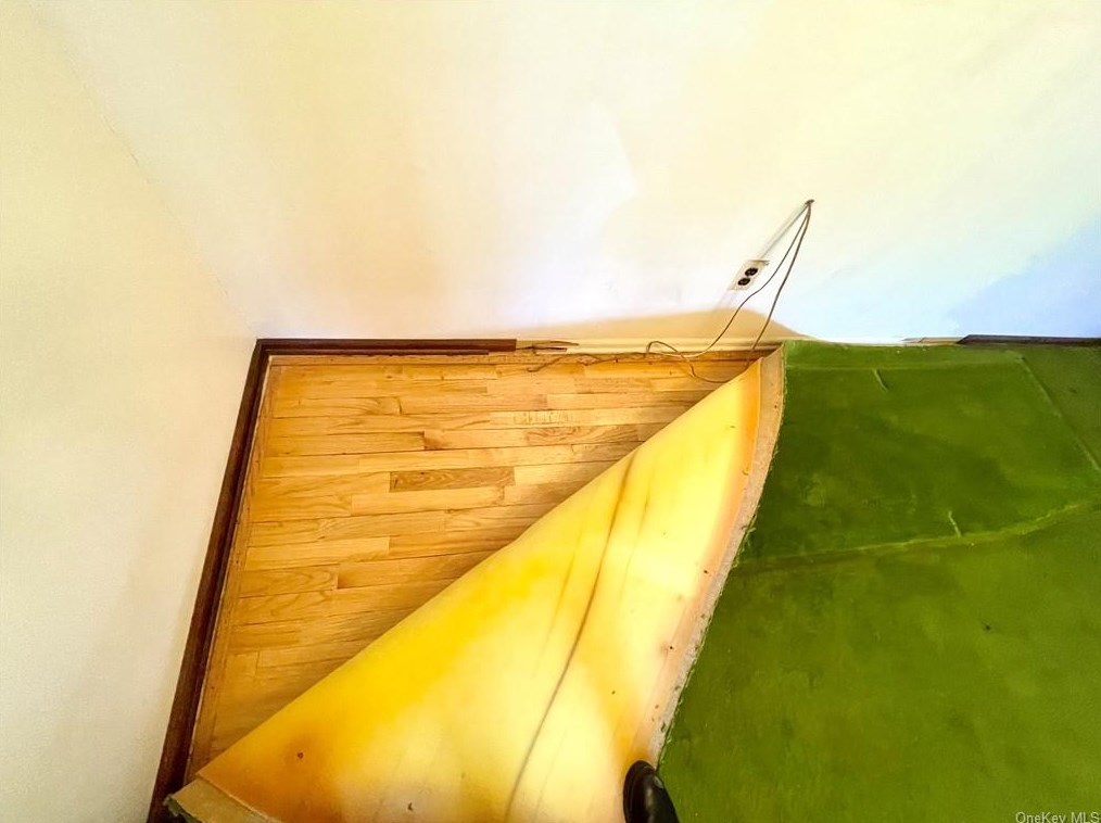 62 Alan Rd, Chestnut Ridge NY  10977-6048 exterior