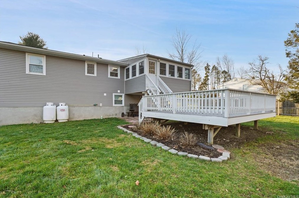 9 Lorene Dr, La Grange NY  12540-5712 exterior