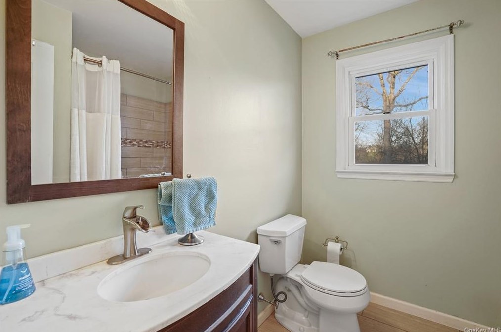 9 Lorene Dr, La Grange NY  12540-5712 exterior