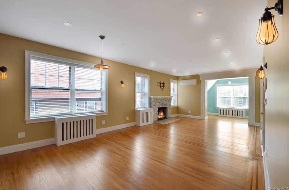 93 Greenvale Ave, Yonkers NY  10703-2046 exterior