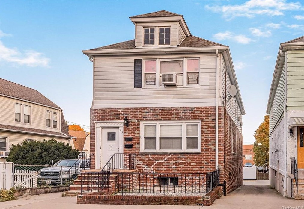 45 Hildreth Pl, Yonkers NY  10704-3009 exterior