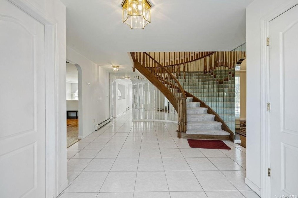 4 Arbor Ct, Mount Ivy NY  10970-2842 exterior