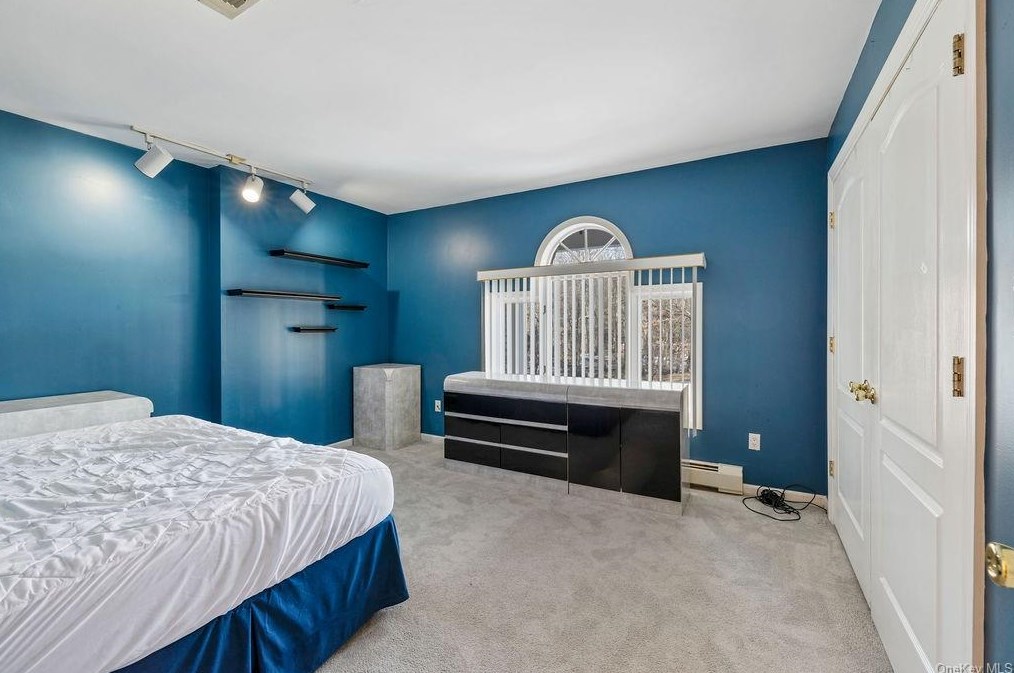 4 Arbor Ct, Mount Ivy NY  10970-2842 exterior