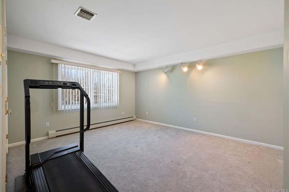 4 Arbor Ct, Mount Ivy NY  10970-2842 exterior