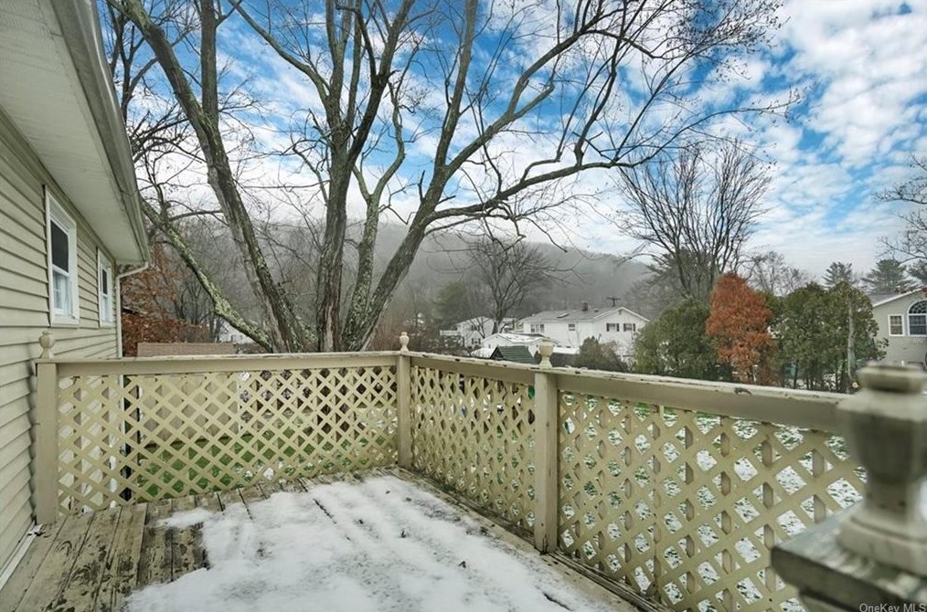 310 Lake Shore Dr, Monroe NY  10950-1812 exterior