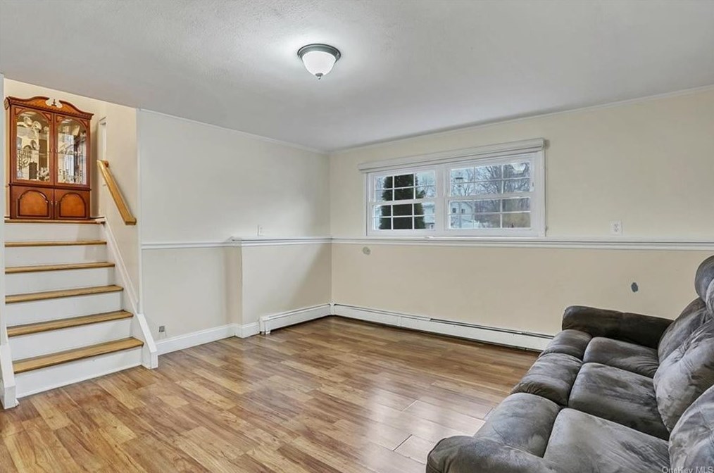 310 Lake Shore Dr, Monroe NY  10950-1812 exterior