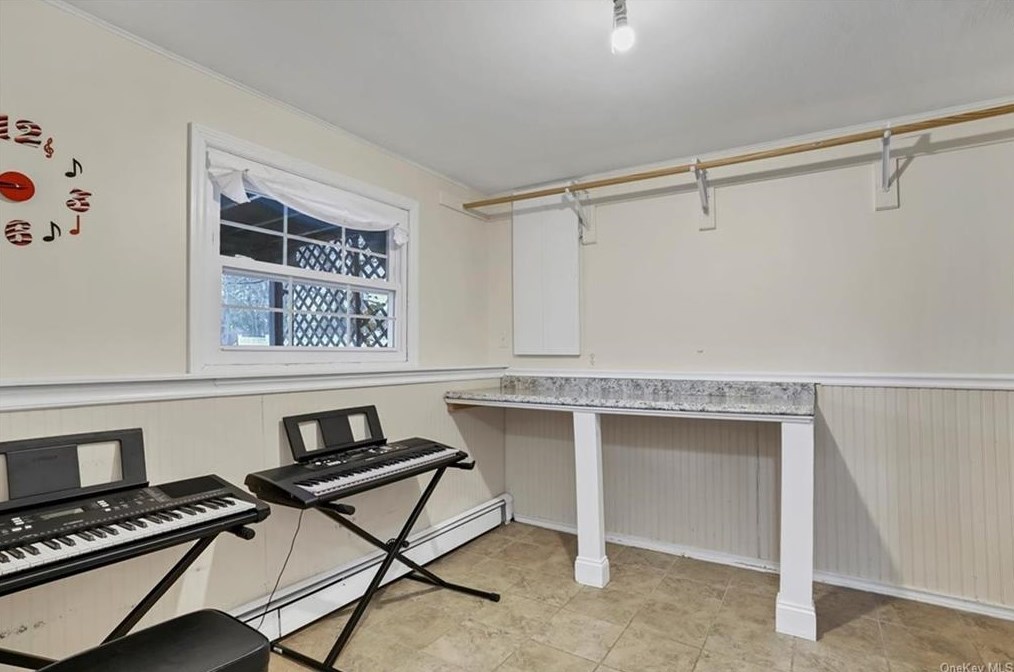 310 Lake Shore Dr, Monroe NY  10950-1812 exterior