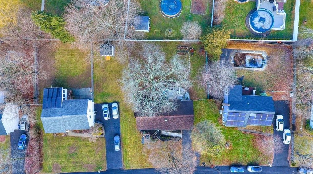 18 Split Tree Dr, Newburgh NY  12553-7832 exterior