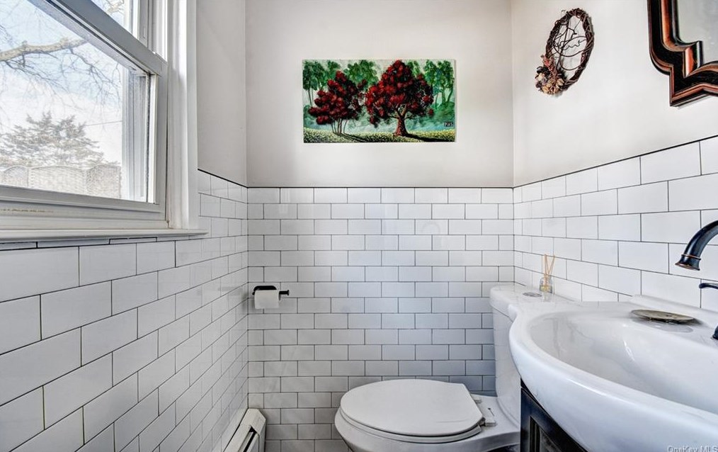 18 Split Tree Dr, Newburgh NY  12553-7832 exterior