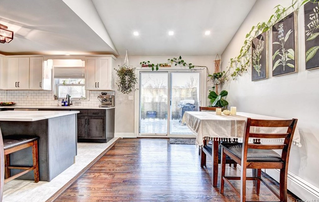 18 Split Tree Dr, Newburgh NY  12553-7832 exterior