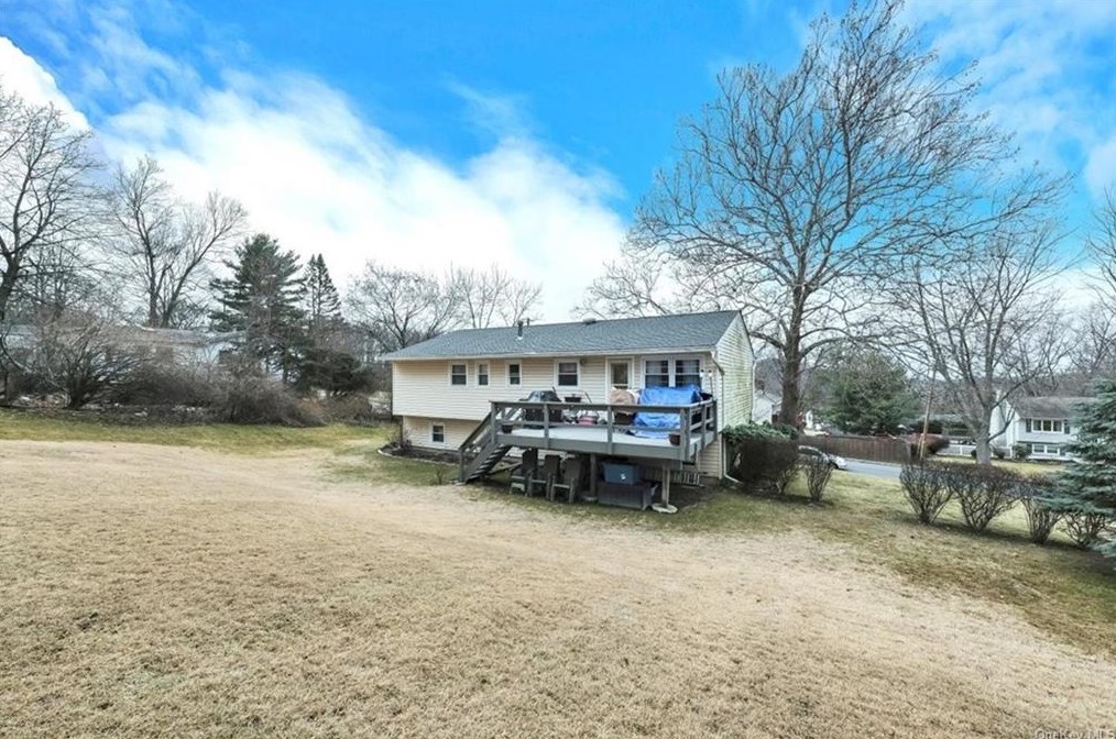 33 Pine Hill Rd, Monroe NY  10950-2114 exterior