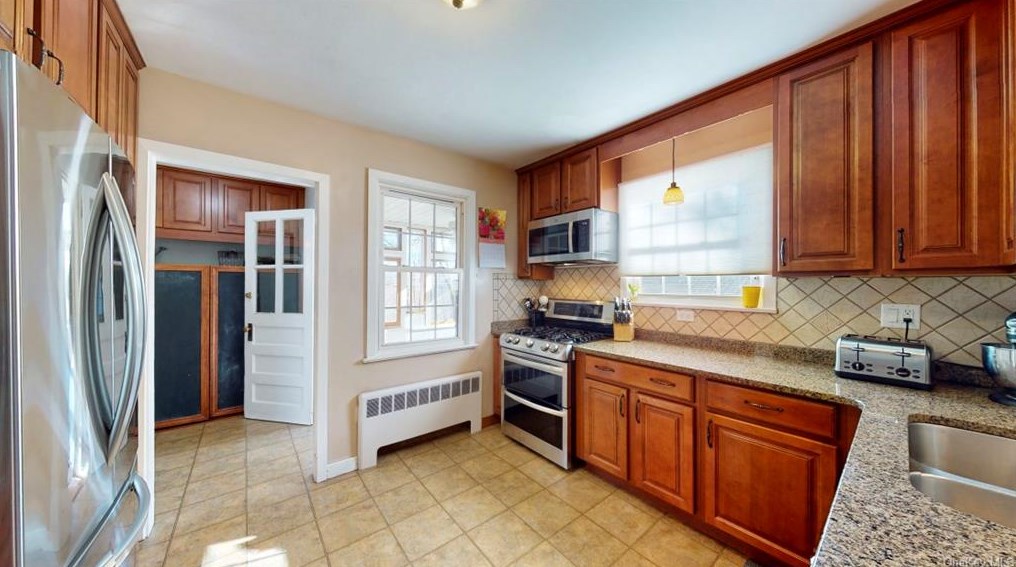 31 Mearns Ave, Highland Falls NY  10928-1103 exterior