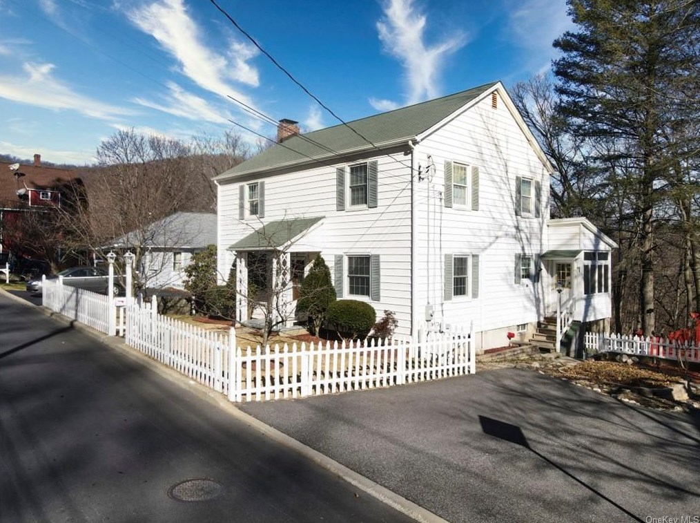 31 Mearns Ave, Highland Falls NY  10928-1103 exterior