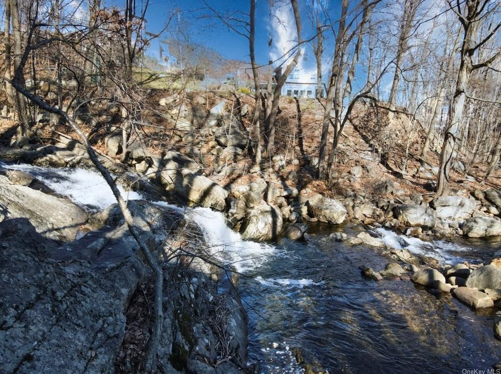 31 Mearns Ave, Highland Falls NY  10928-1103 exterior