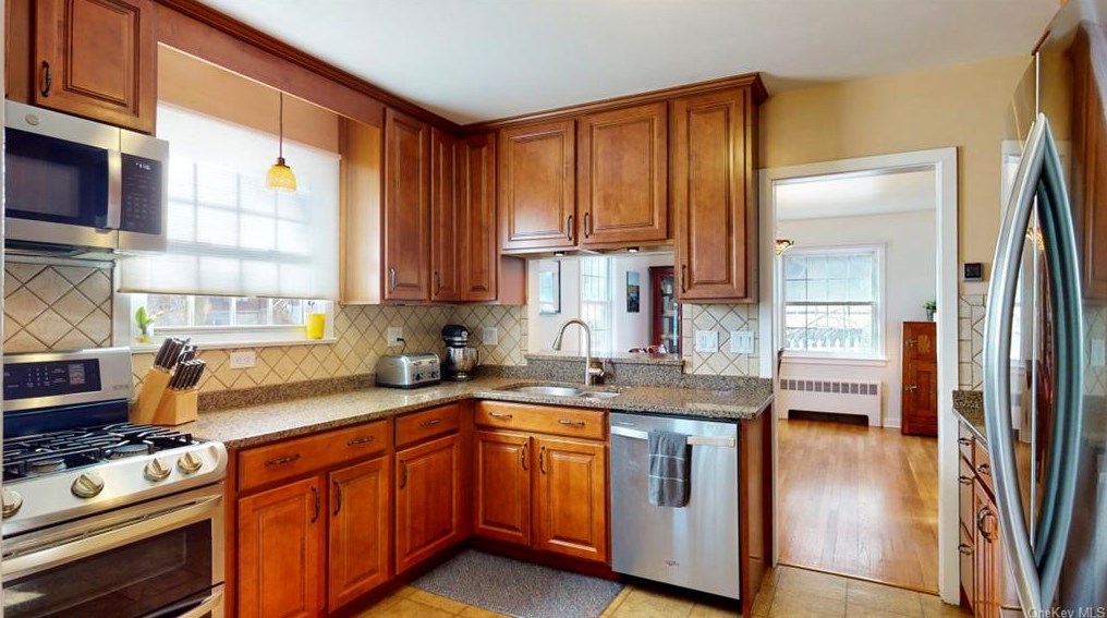 31 Mearns Ave, Highland Falls NY  10928-1103 exterior