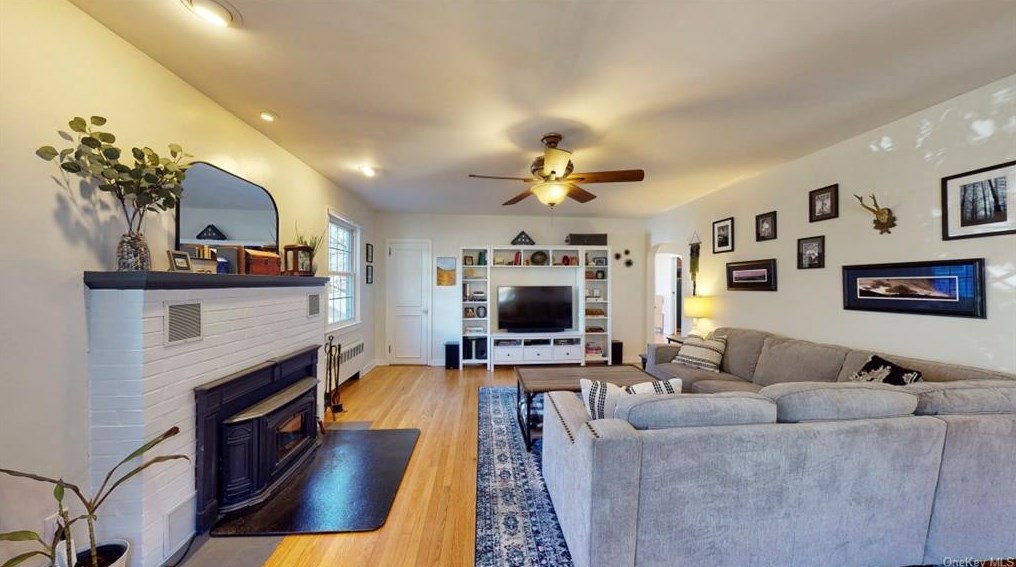 31 Mearns Ave, Highland Falls NY  10928-1103 exterior