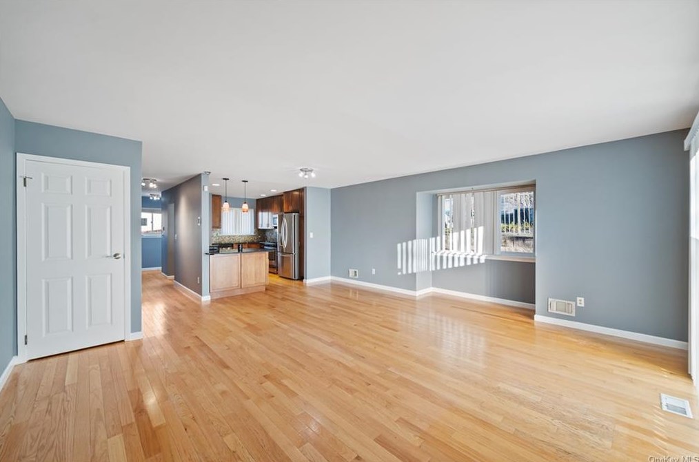 58 Park Dr, Mount Kisco NY  10549-1122 exterior