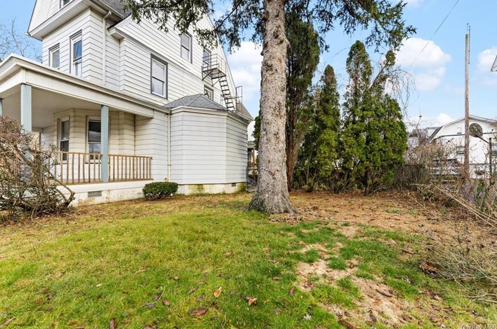 58 Amackassin Ter, Yonkers NY  10703-2214 exterior