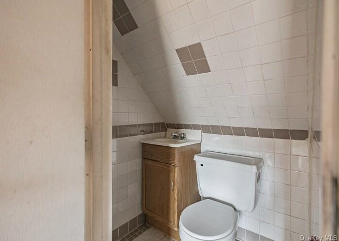 63 Hearst St, Yonkers NY 10703-1006 exterior